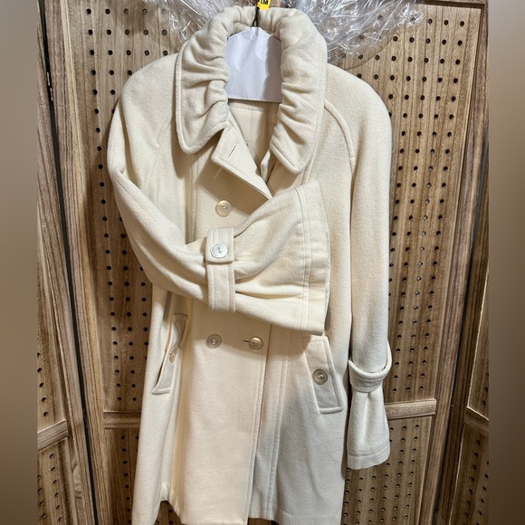 EUC Cream Ruffle Collar Fall Winter Wool Coat 🧥Bell Sleeves - Picture 5 of 8